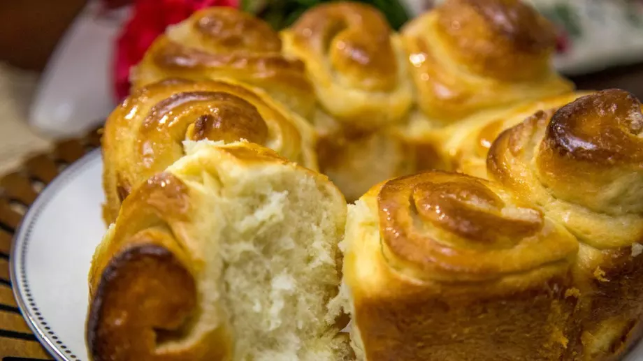 Пухкав като облак тутманик, досущ като от едно време 