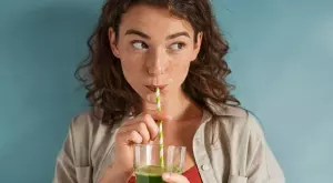 Детокс сок от цвекло, джинджифил и целина