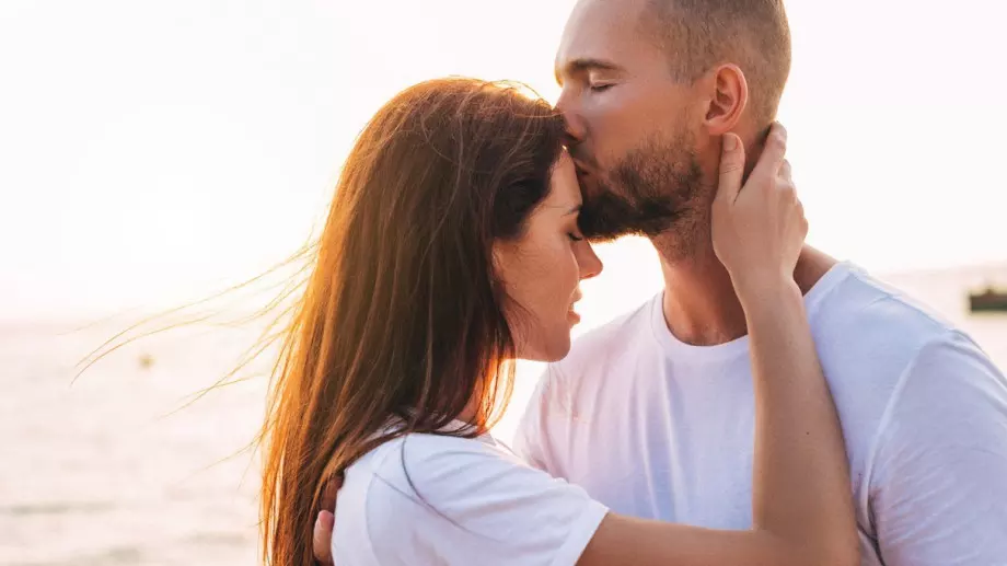 Когато жената е истински влюбена, тя ще прави всички тези неща за вас