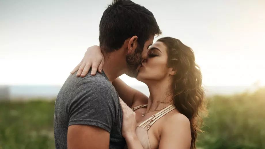 С тези кратки думи ще накарате мъжа до вас да ви иска още повече!   