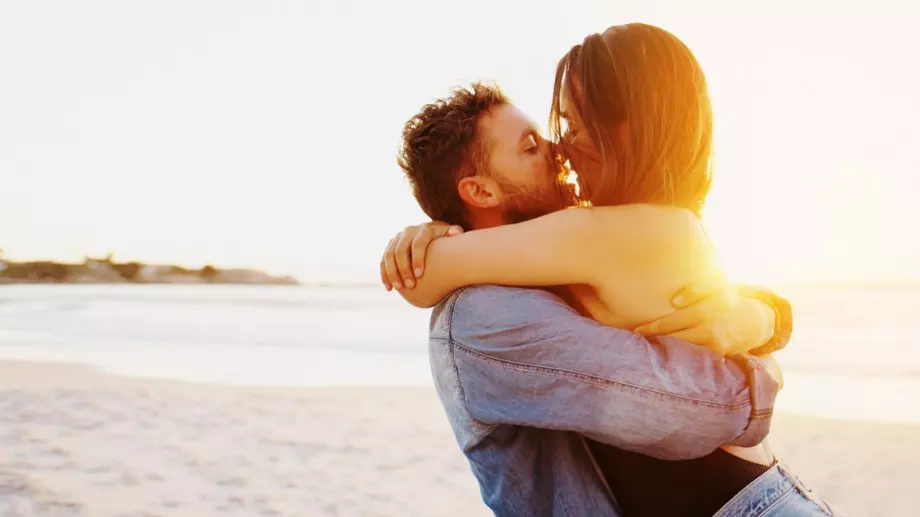 В този живот има само едно истинско щастие - да обичаш и да бъдеш обичан!