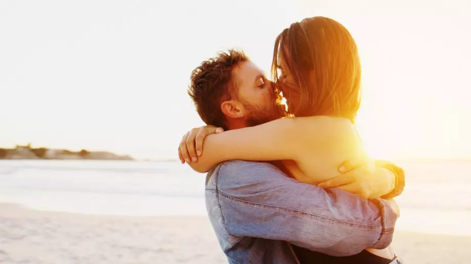 Любовта е цяла, когато обичаш и с тялото, и с душата, и с ума