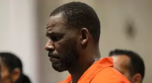 Ар Кели ще разкрие имената на педофили в музикалния бизнес