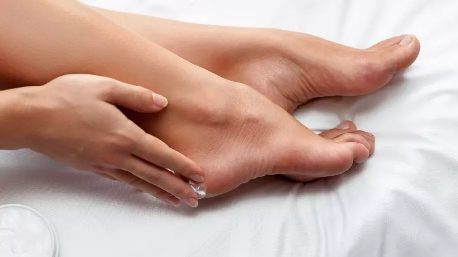 Какво е кокоши трън и как да се справите с него