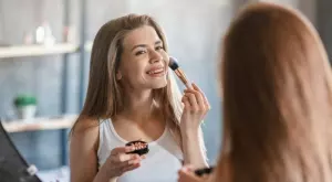 Как да изберете правилния хайлайтър за празничен грим?