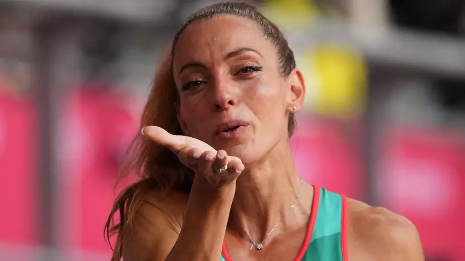 Ивет Лалов разкри пола на бебето си във ВИДЕО