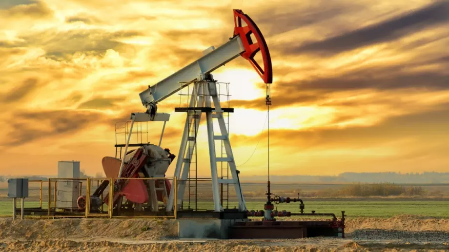 Петролът скочи след нахлуването на Русия в Източна Украйна