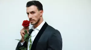 Виктор от "Ергенът" се перчи със секси тяло (ВИДЕО)