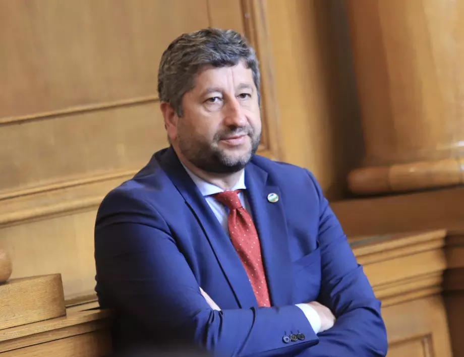 Христо Иванов в позиция "да изчакаме" относно бъдещото управление и приоритетните законопроекти