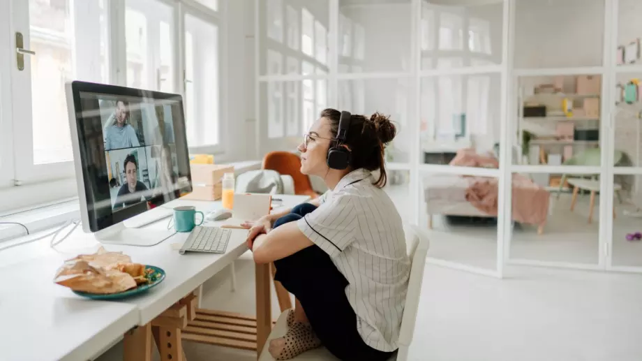 Дистанционната работа ще изтрие 800 млрд. долара от стойността на офисите в големите градове