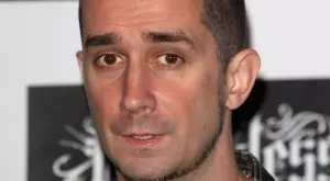 Барабанистът на The Offspring напуска групата заради отказ да се ваксинира