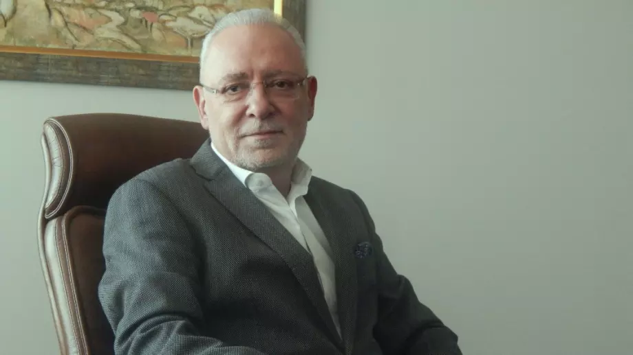 Внезапно си отиде Радосвет Радев