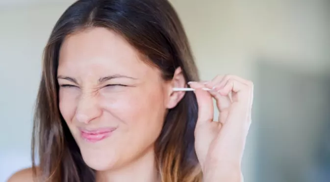 Спрете да чистите ушите си с памучни клечки - Ето защо са вредни за здравето