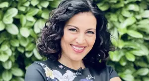 Ето как е изглеждала Деси Стоянова преди 22 години (СНИМКА)