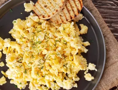 Превърнете бърканите яйца в истински деликатес с този прост трик