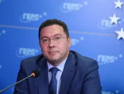 ГЕРБ атакува: Очаквахме да бъдат сменени шестима слаби министри, Петков и Василев избягаха от служебния кабинет