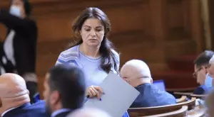 Българският Онасис: Депутатът от ГЕРБ Росица Кирова има пристанище с 11 кораба