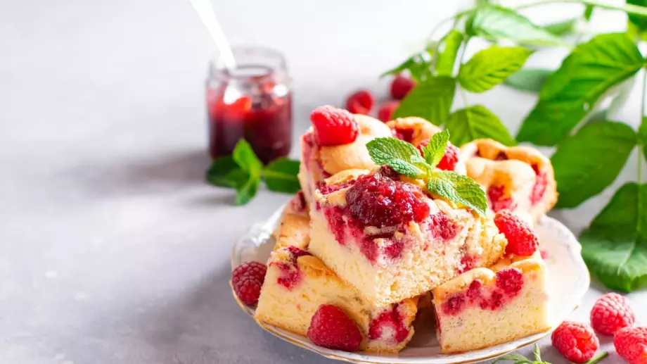 Бърз сладкиш с тиква и вишна - истински коктейл от витамини и много полезен при отслабване