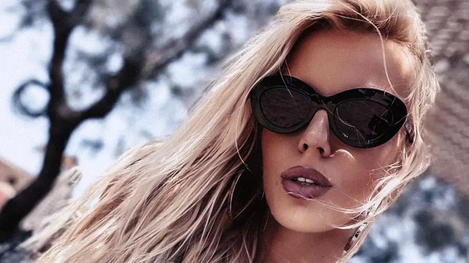 Изкушение по бански: Натали Трифонова (СНИМКИ)