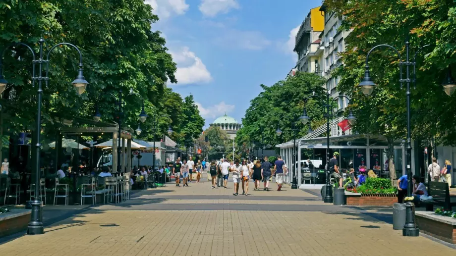 Магазини напускат моловете, връщат се на главните улици