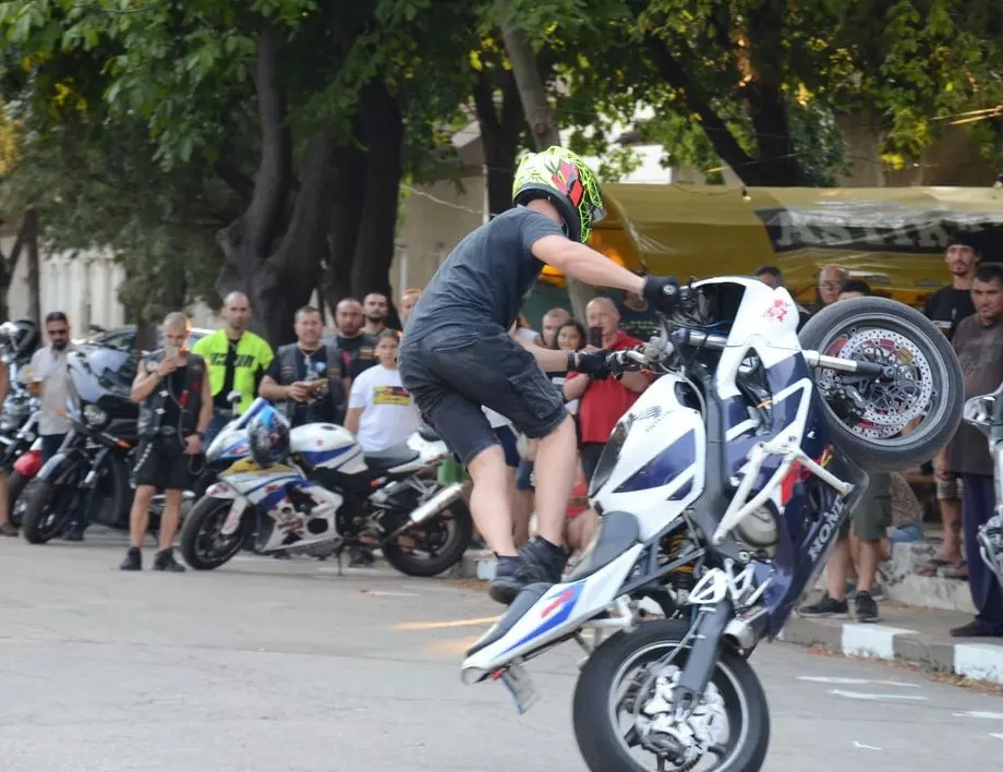 Мотористи от страната и чужбина с демонстрации във Видин (СНИМКИ)