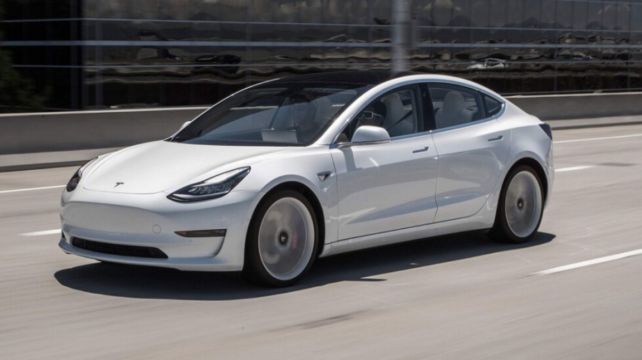 Електрическият Model 3 на Tesla е най-продаваният автомобил в Европа