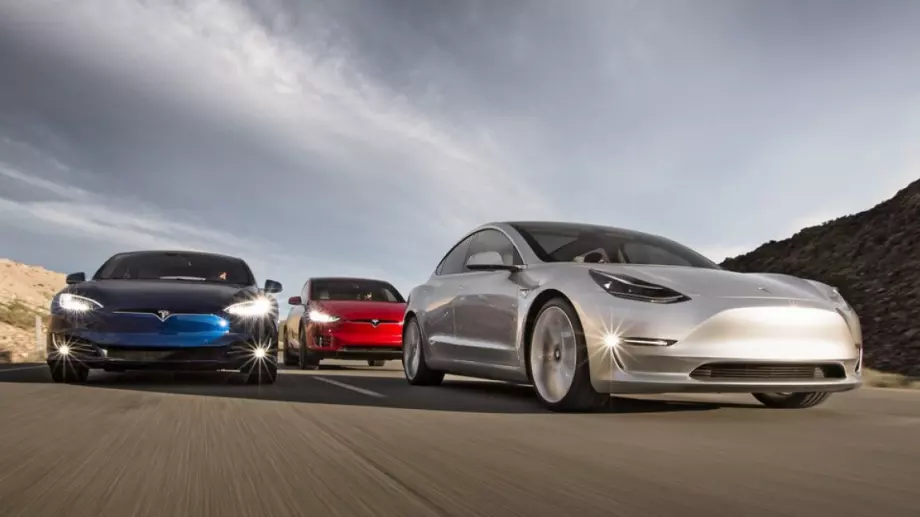 Колите Tesla с автопилот - пред изтегляне от пазара. Ето защо