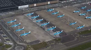 Съд в Нидерландия отмени плана на правителството за таван на броя на полетите от летище "Схипхол"