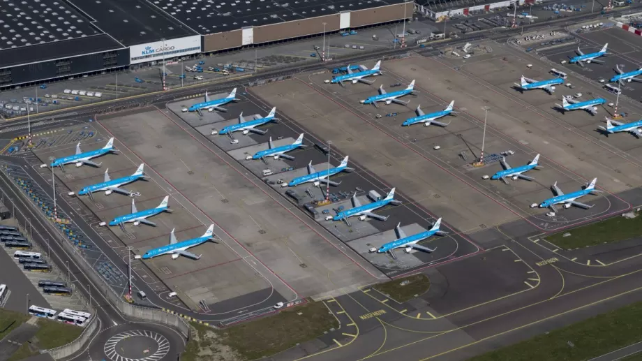 Съд в Нидерландия отмени плана на правителството за таван на броя на полетите от летище "Схипхол"