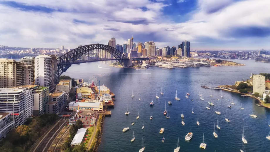 Австралия спира Covid-обезщетенията за бизнеса и труда