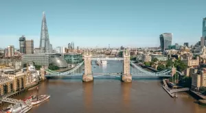  {{ otherArticle[0].article.title }} 