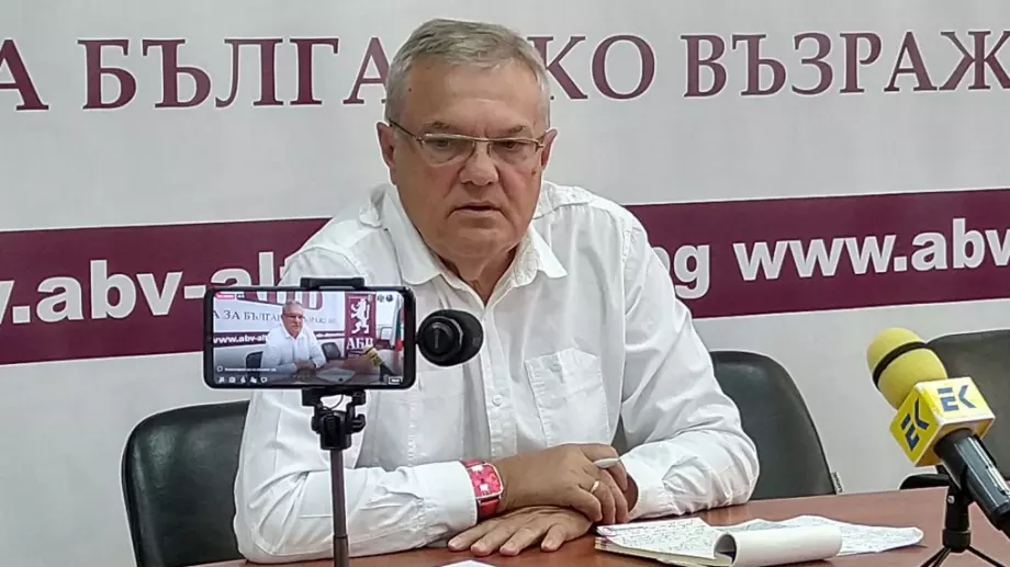 Румен Петков постави под съмнение грижата на икономическия министър за ВМЗ Сопот