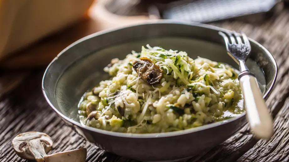 Ориз с тиквички и гъби по рецепта на баба 
