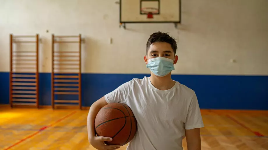 МОН за новата учебна година: С маски дори по физическо и още мерки