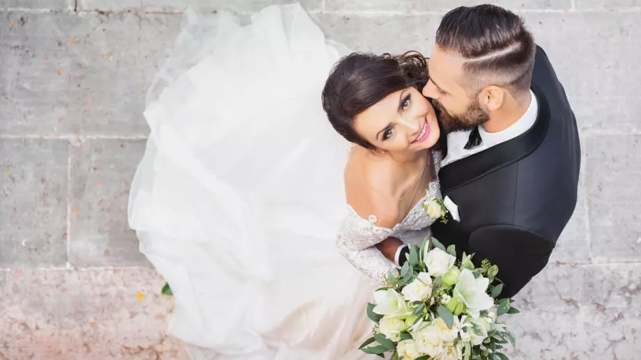 Вместо цветя за булката - средства за засаждането на нова гора