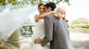 Виц на деня: Младоженци на меден месец и пазачът на църквата 