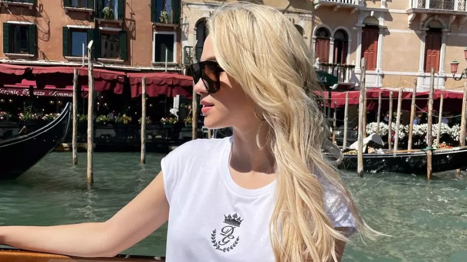 Мария Бакалова, Джей Ло и Моника Белучи на ревю във Венеция (СНИМКИ)