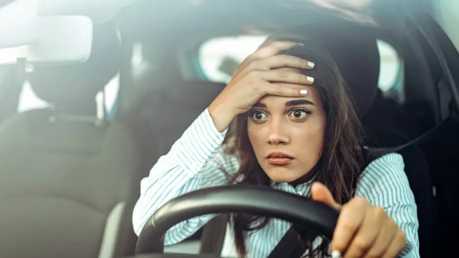 Женски виц за 19 октомври 2023: Жена кара автомобила си