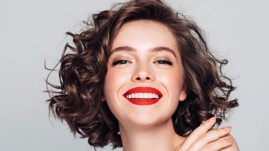 Виц за добро утро: Запознават се младеж и девойка