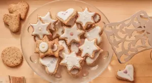 Домашни меденки с бяла глазура