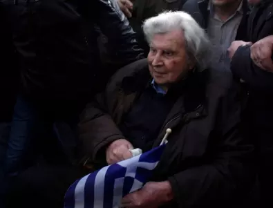 Тридневен траур в Гърция в памет на композитора Микис Теодоракис
