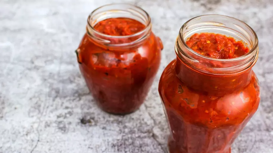 Мързелива лютеница от тефтера на баба