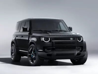 Land Rover почете новия филм за Джеймс Бонд