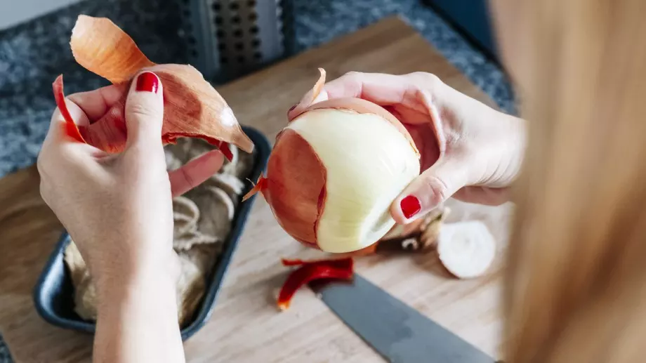 Как да се отървете от миризмата на лук