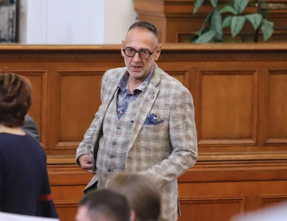 Дилов-син за новия председател на НС: Не знам нищо за този младеж