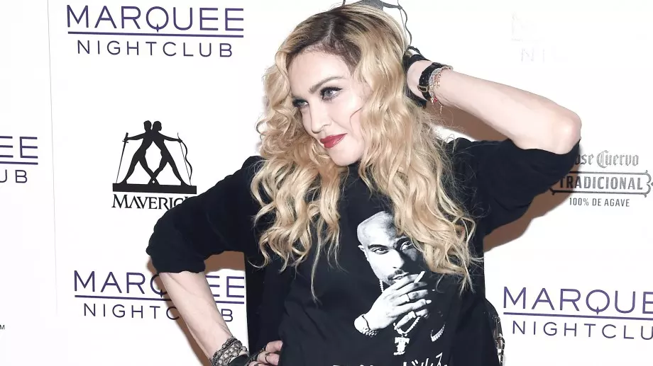 Мадона се разсъблече на 63 (СНИМКИ)