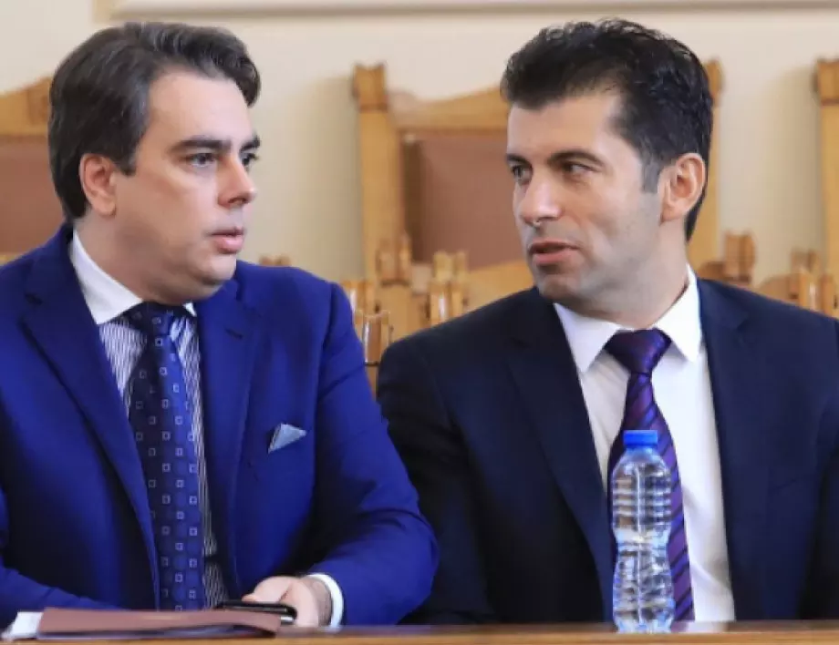 Калоян Велчев: Ако има правителство, ще се формира около партията на Кирил Петков