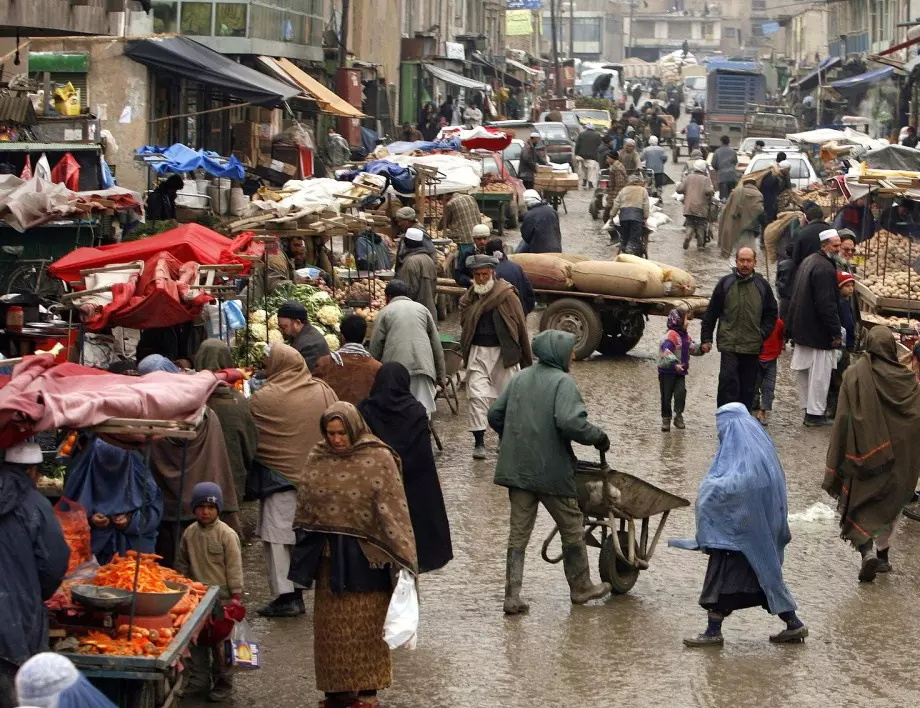 Талибаните върнаха 4000 вътрешно разселени хора по родните им места 