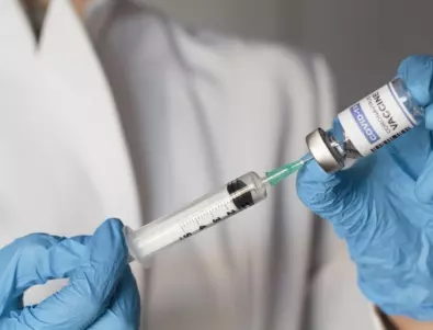 ЕС препоръчва втора бустерна доза ваксина за хората над 60 години