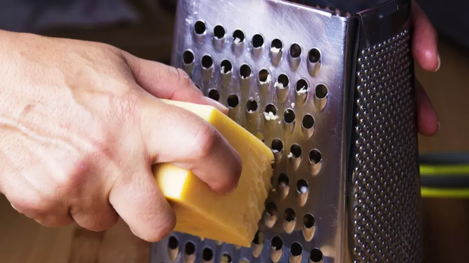 Ето как да стържете сирене и кашкавал като професионалист